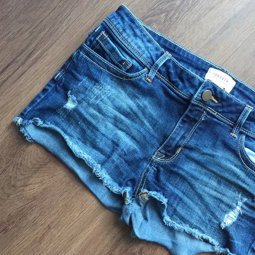 • Forever 21 •